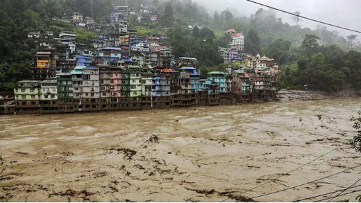 पिघलते ग्लेशियरों की निगरानी ज़रूरी, वरना बन सकते हैं खतरे का सबब 